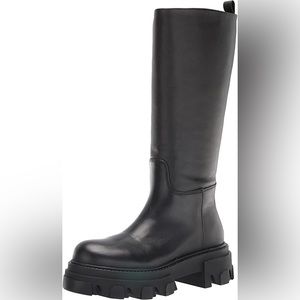 NWT Steve Madden Priority Boots